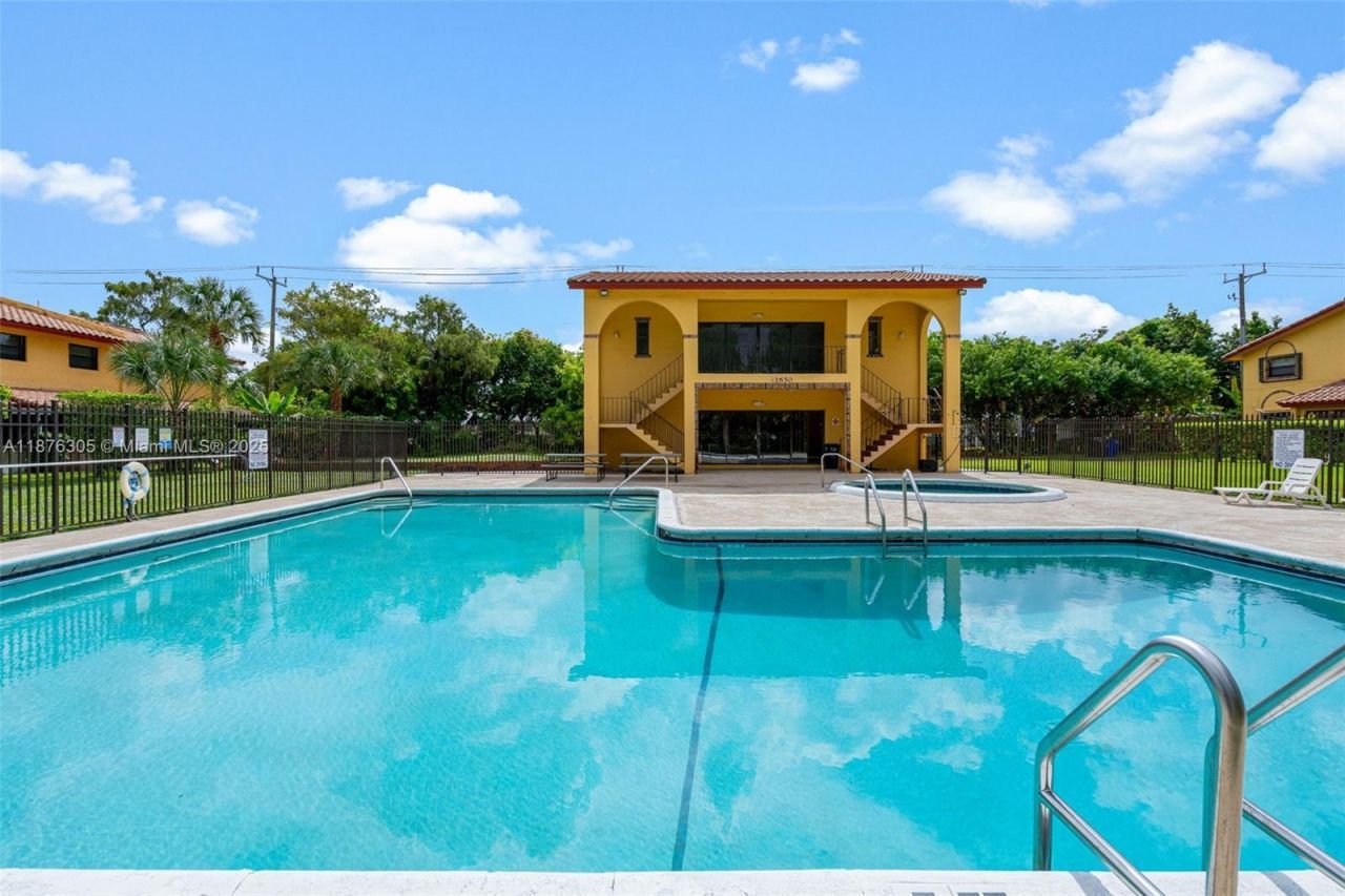 2607 NW 47th Ln, Unit 3304, Lauderdale Lakes, FL 33313 Photo