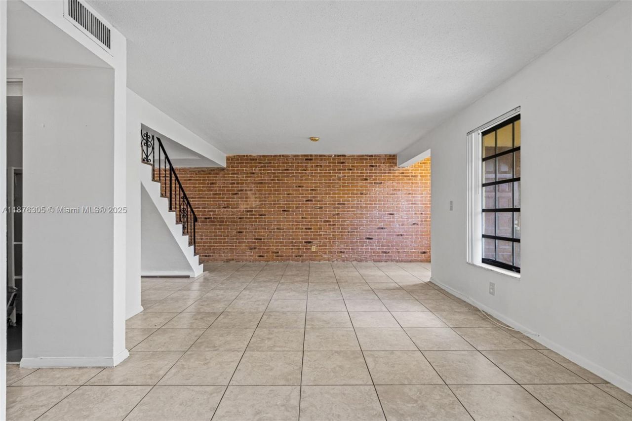 2607 NW 47th Ln, Unit 3304, Lauderdale Lakes, FL 33313 Photo