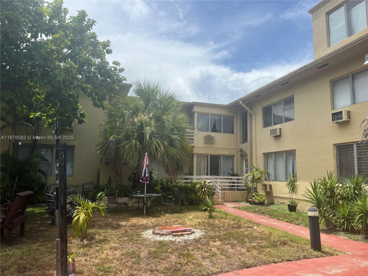 2436 Flamingo Dr, Miami Beach, FL 33140 Photo