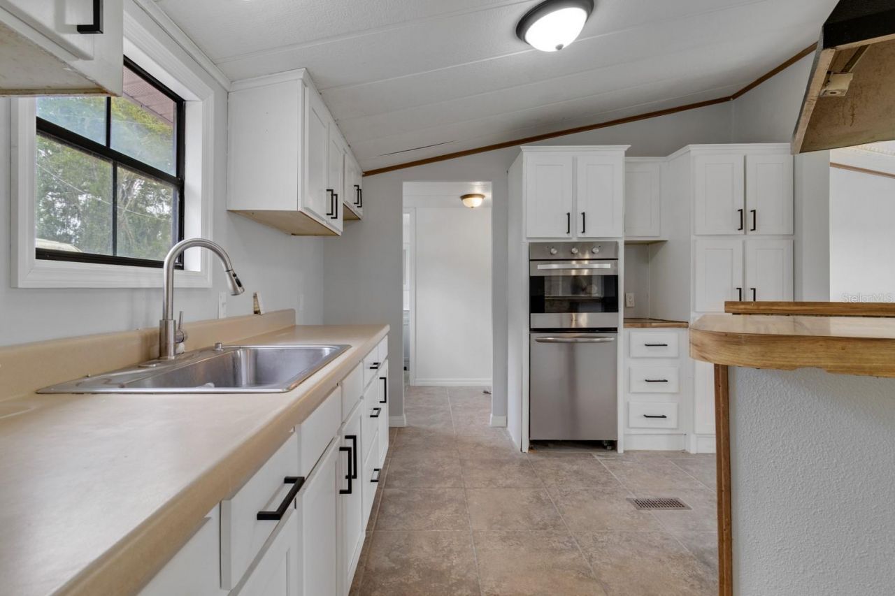 4773 E C-48, Center Hill, FL 33514 Photo