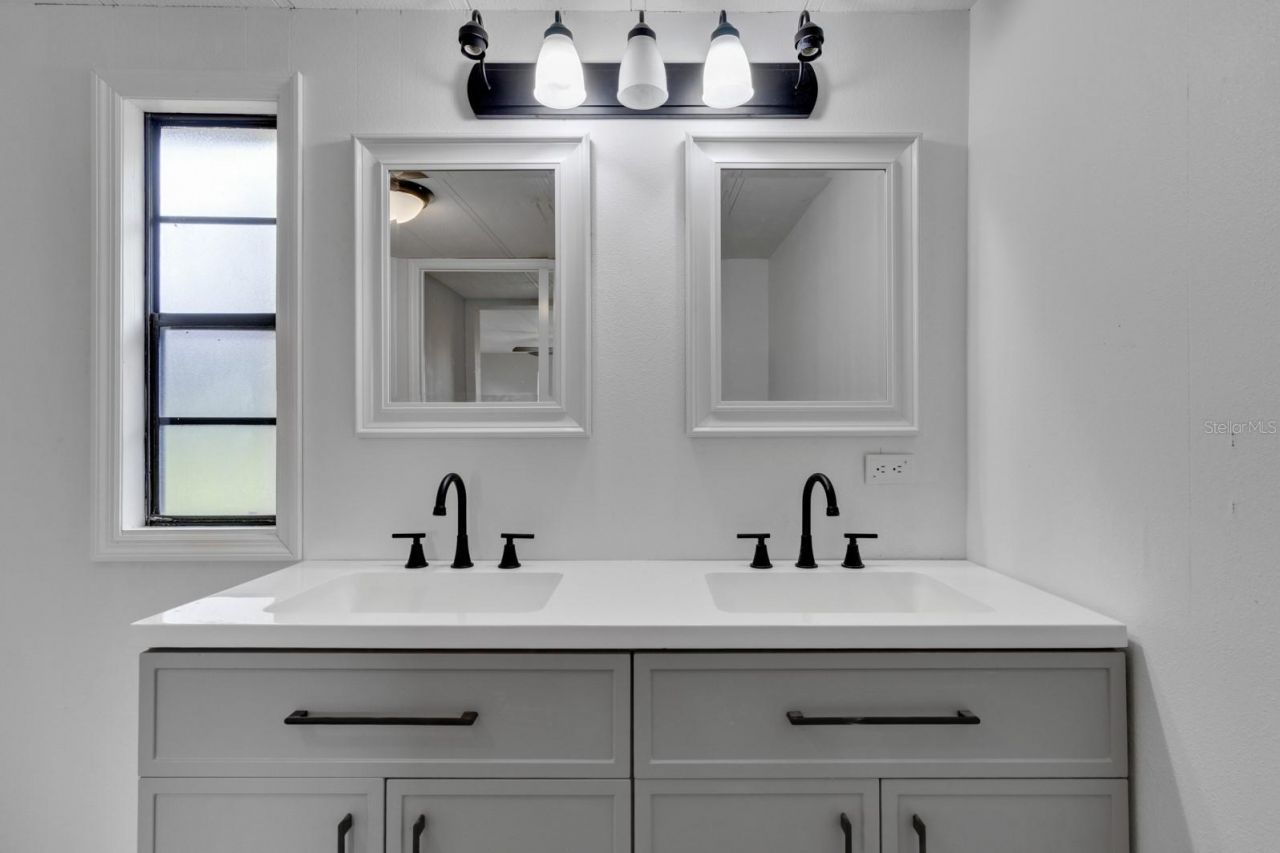 4773 E C-48, Center Hill, FL 33514 Photo