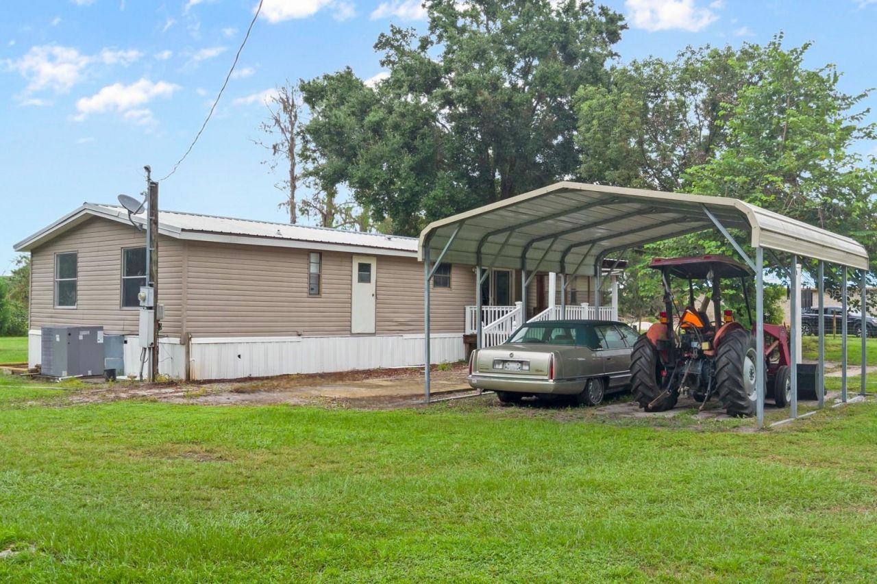 4773 E C-48, Center Hill, FL 33514 Photo