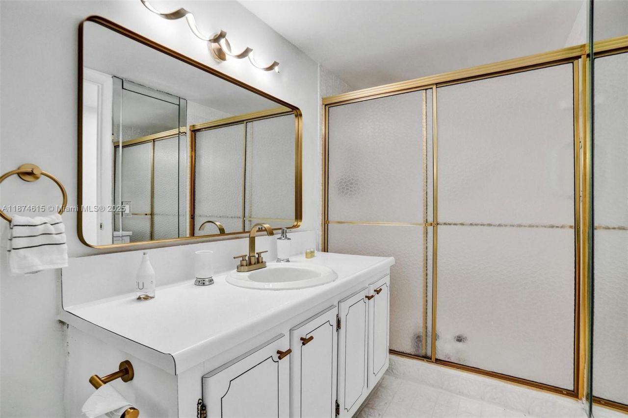 1849 S Ocean Dr, Unit 407, Hallandale Beach, FL 33009 Photo