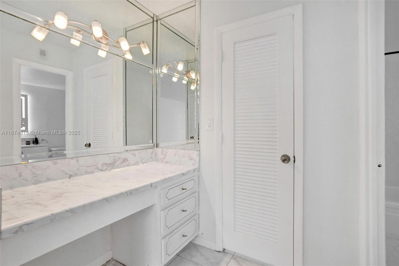 1849 S Ocean Dr, Unit 407, Hallandale Beach, FL 33009 Photo