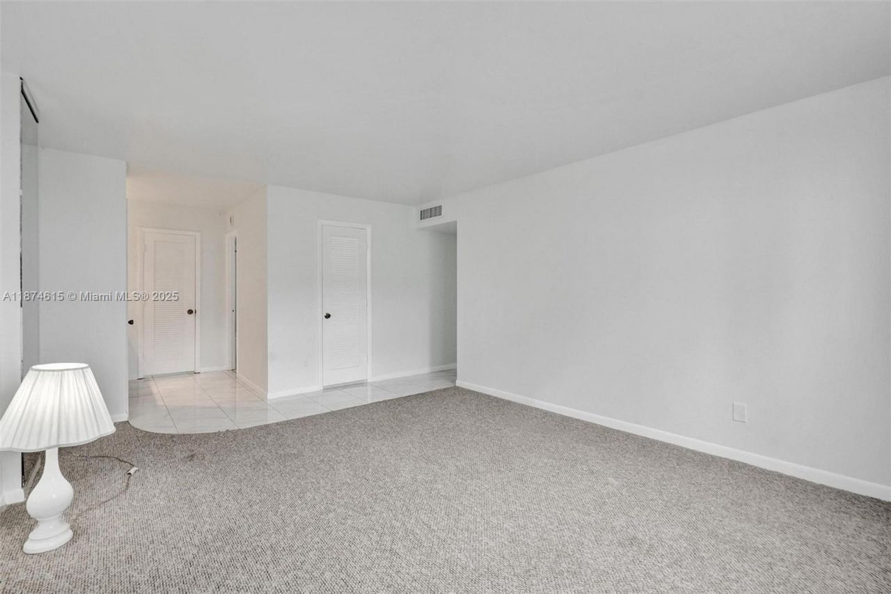 1849 S Ocean Dr, Unit 407, Hallandale Beach, FL 33009 Photo