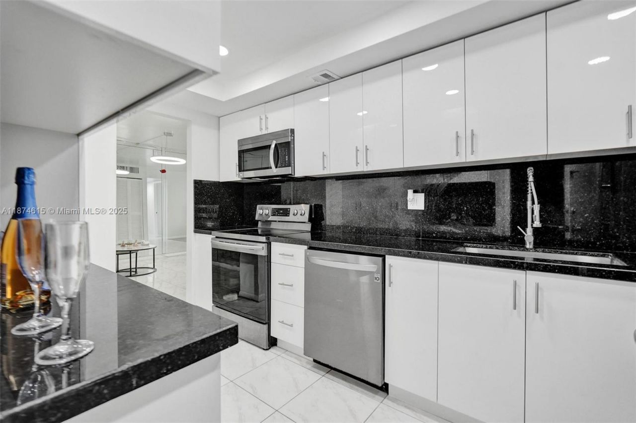 1849 S Ocean Dr, Unit 407, Hallandale Beach, FL 33009 Photo