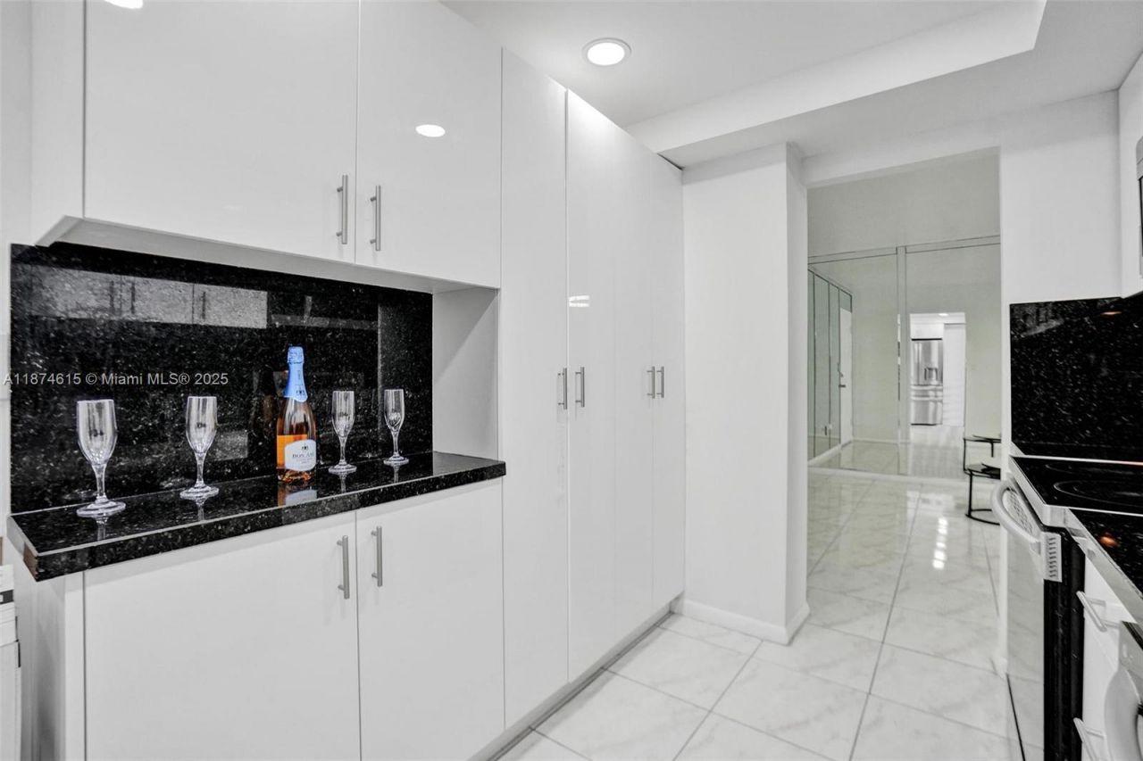 1849 S Ocean Dr, Unit 407, Hallandale Beach, FL 33009 Photo