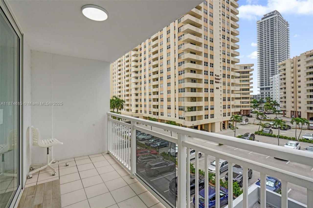 1849 S Ocean Dr, Unit 407, Hallandale Beach, FL 33009 Photo
