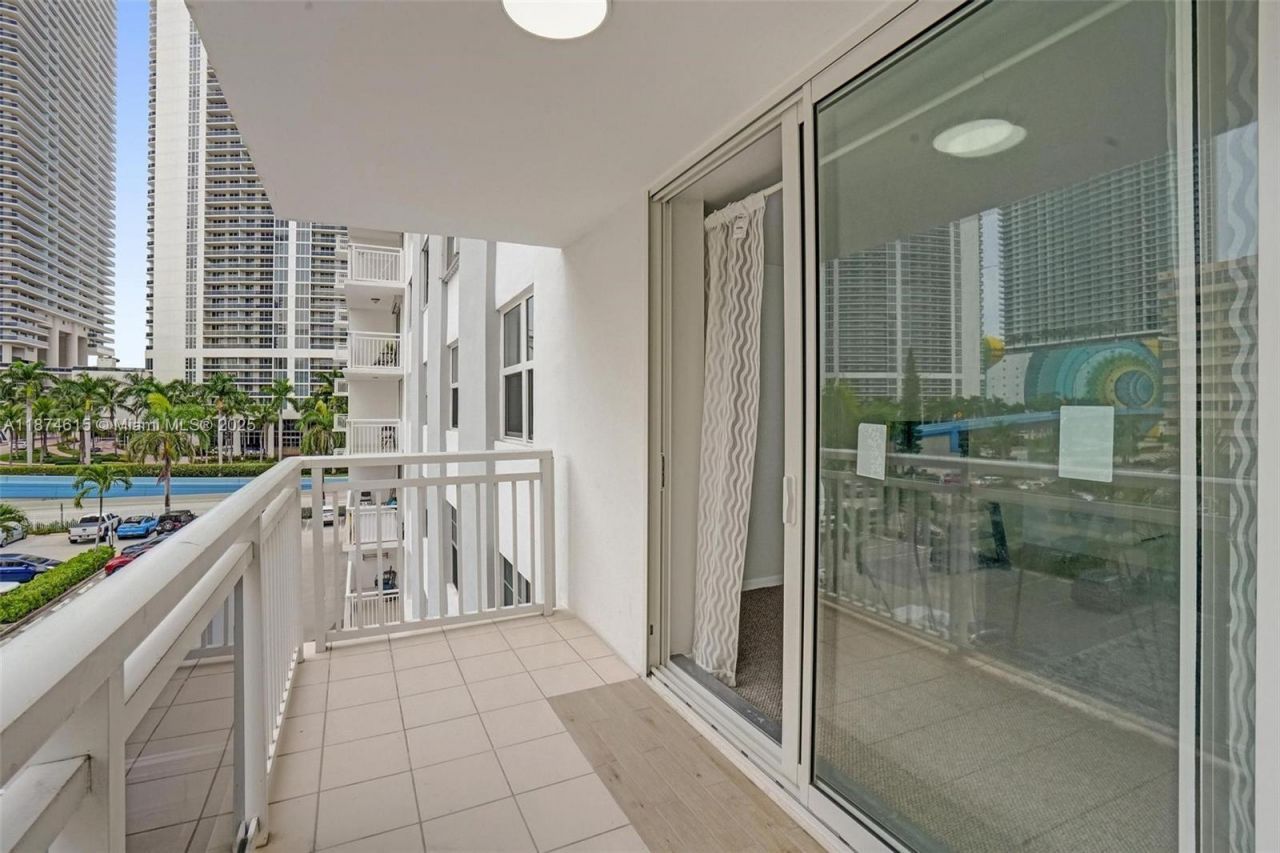1849 S Ocean Dr, Unit 407, Hallandale Beach, FL 33009 Photo