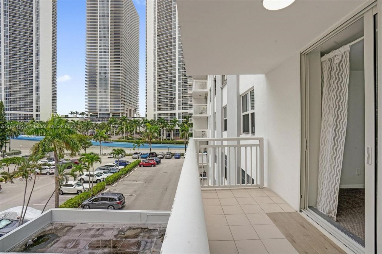 1849 S Ocean Dr, Unit 407, Hallandale Beach, FL 33009 Photo