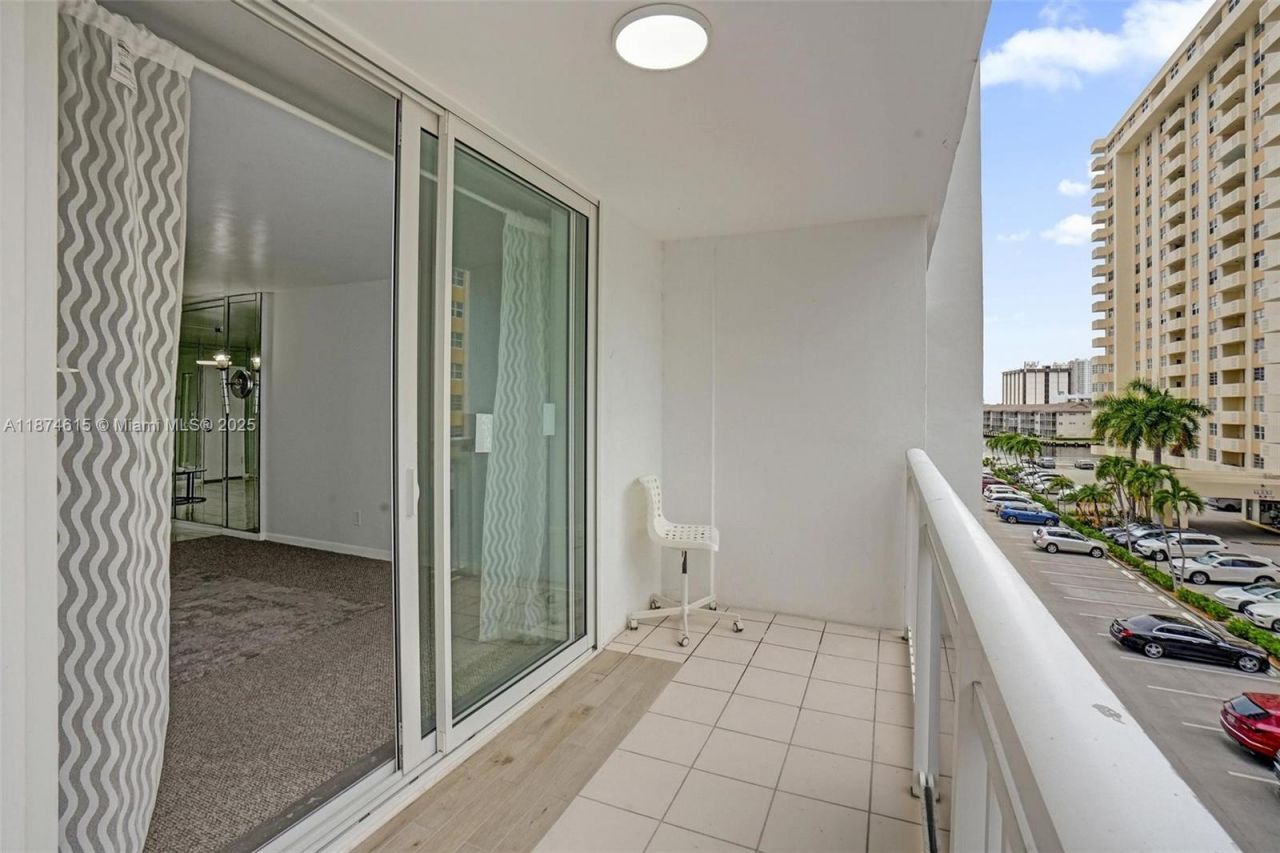 1849 S Ocean Dr, Unit 407, Hallandale Beach, FL 33009 Photo