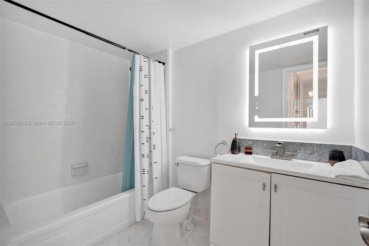 1849 S Ocean Dr, Unit 407, Hallandale Beach, FL 33009 Photo