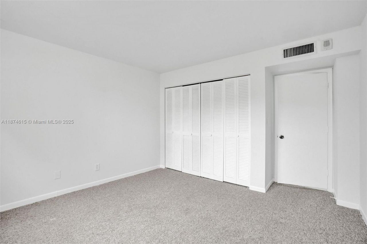 1849 S Ocean Dr, Unit 407, Hallandale Beach, FL 33009 Photo