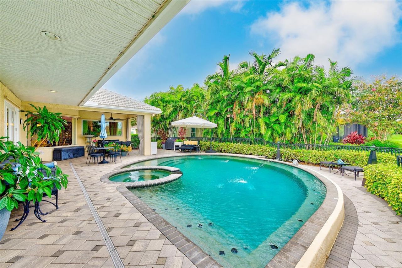 7714 Aralia Way, Seminole, FL 33777 Photo