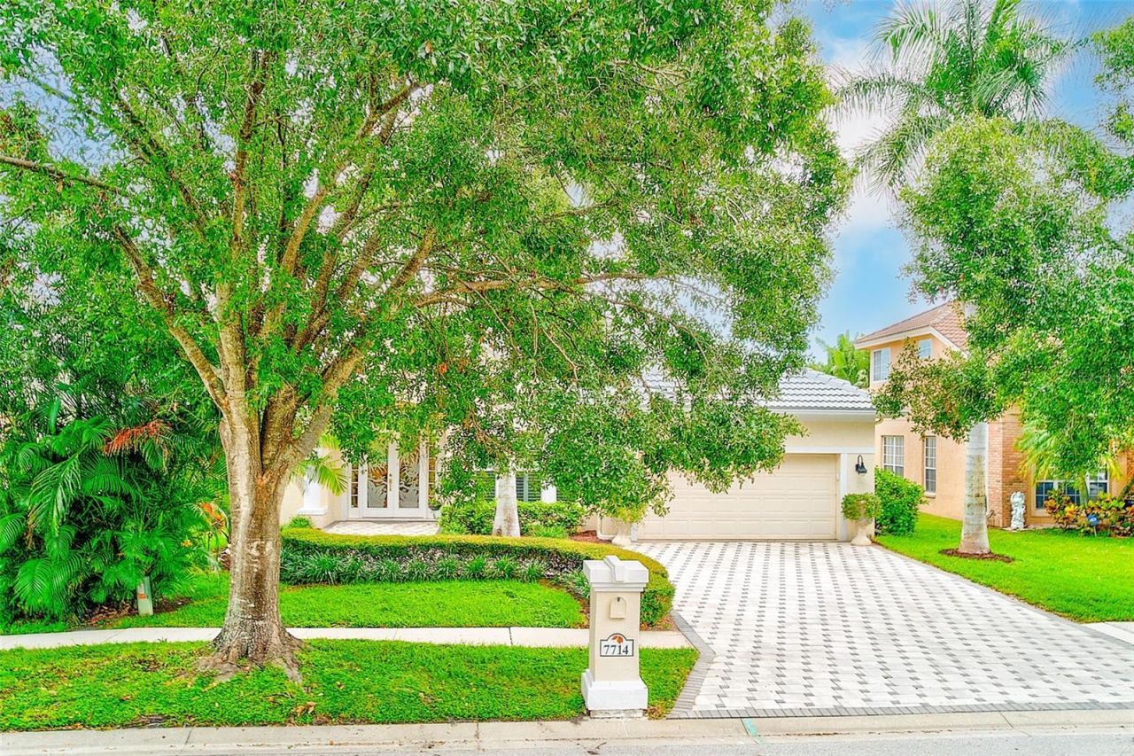 7714 Aralia Way, Seminole, FL 33777 Photo