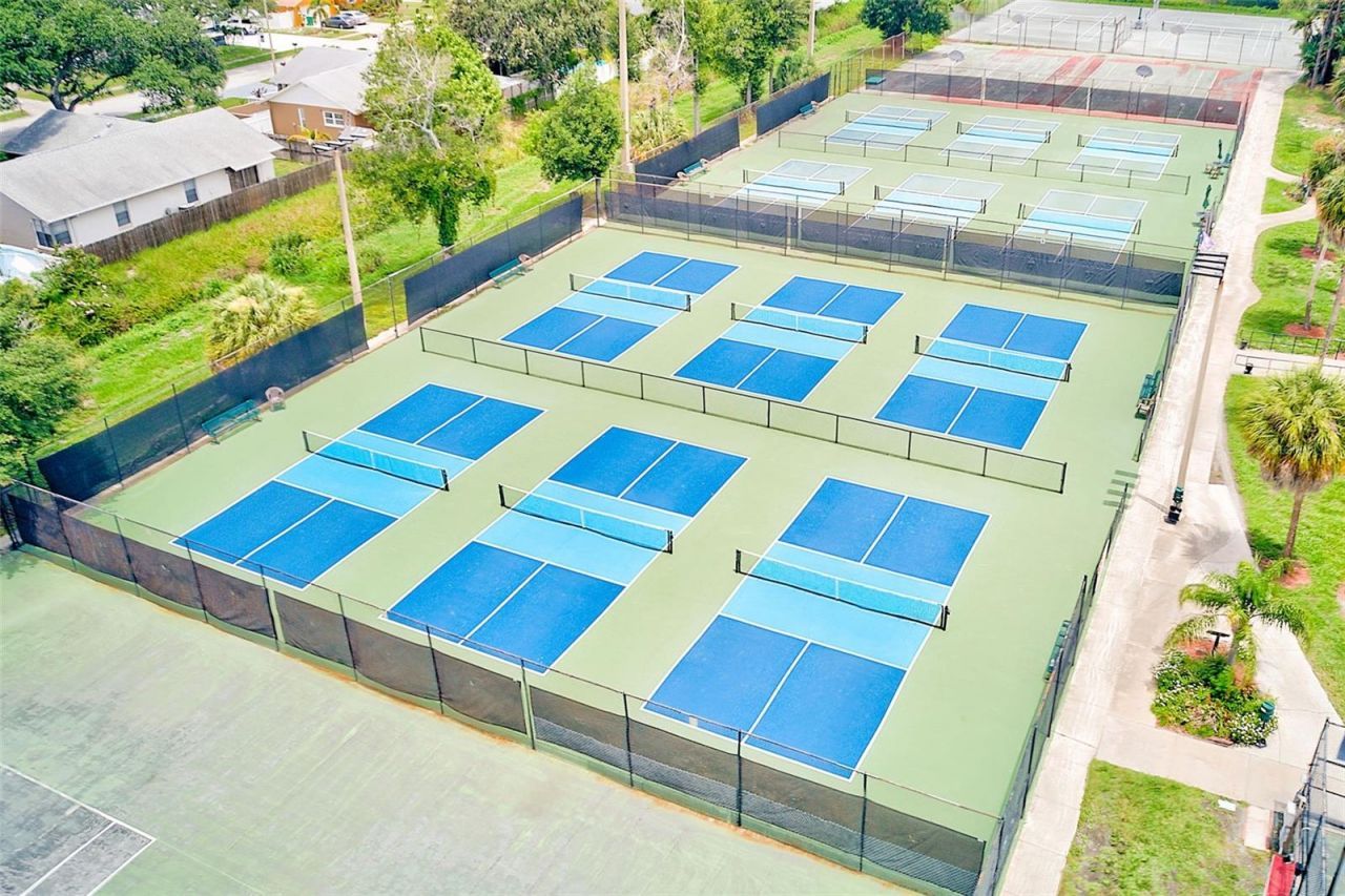 7714 Aralia Way, Seminole, FL 33777 Photo