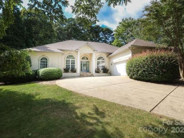 2587 Penngate Drive, Sherrills Ford, NC 28673