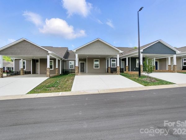 1524 29th Street SE, Hickory, NC 28602