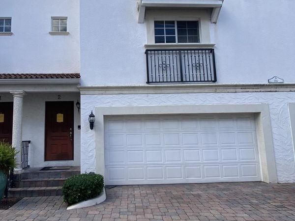 1950 Presidential 2 Way, Unit 2, West Palm Beach, FL 33401