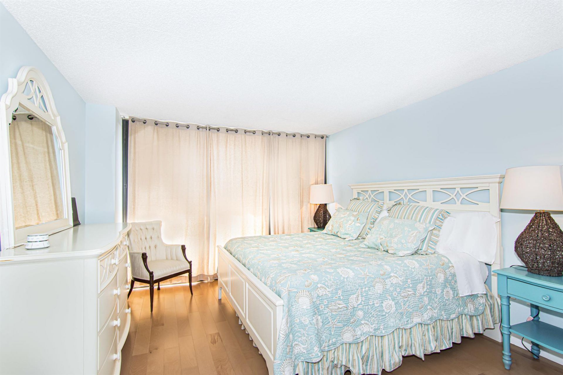 5600 N Flagler Drive, Unit 1404, West Palm Beach, FL 33407 Photo
