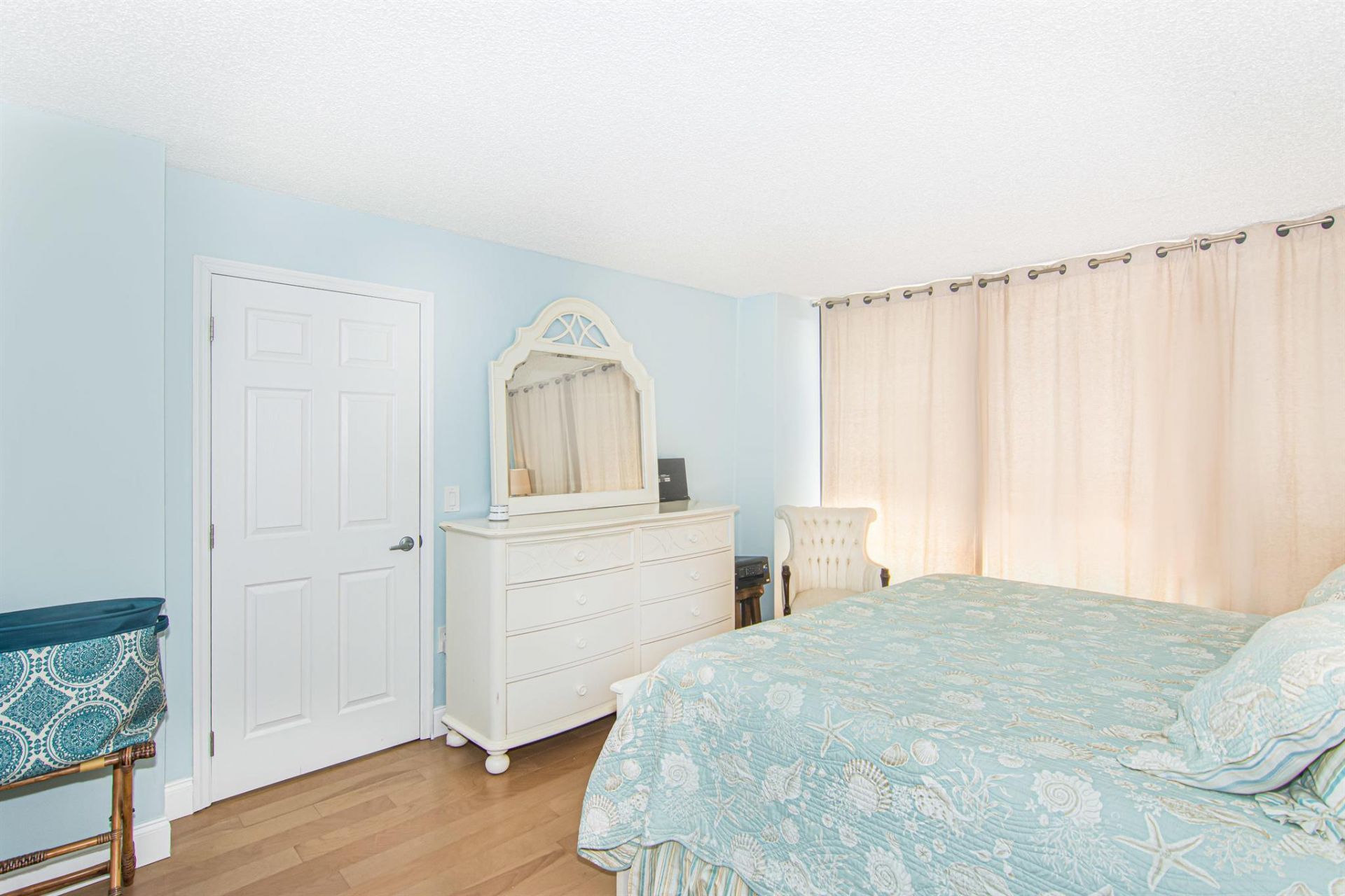 5600 N Flagler Drive, Unit 1404, West Palm Beach, FL 33407 Photo