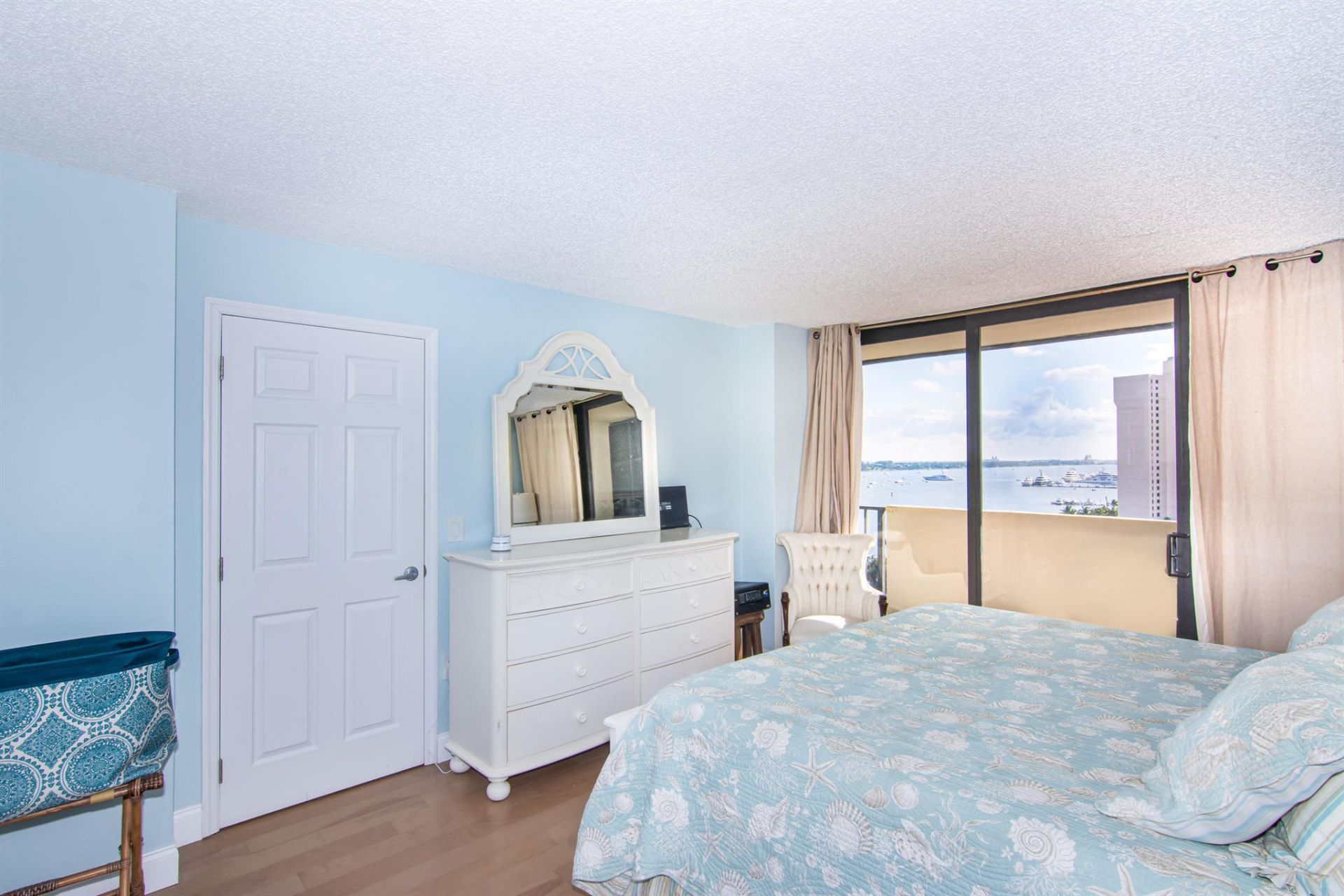 5600 N Flagler Drive, Unit 1404, West Palm Beach, FL 33407 Photo