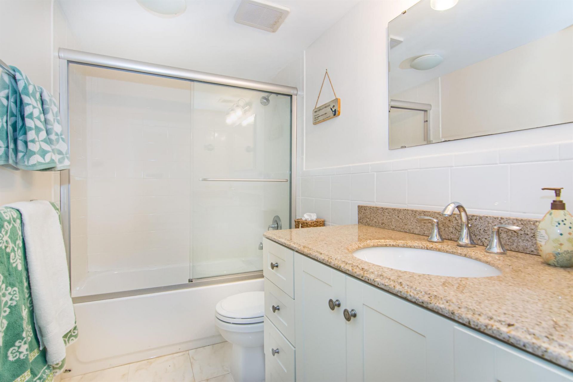 5600 N Flagler Drive, Unit 1404, West Palm Beach, FL 33407 Photo