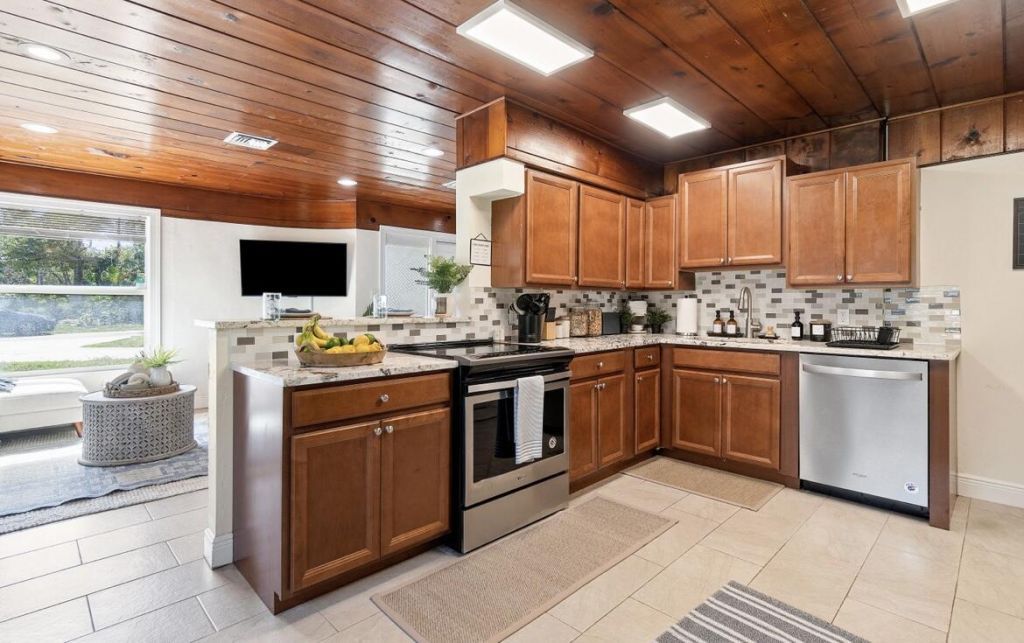 727 S Lake Drive, Lantana, FL 33462 Photo