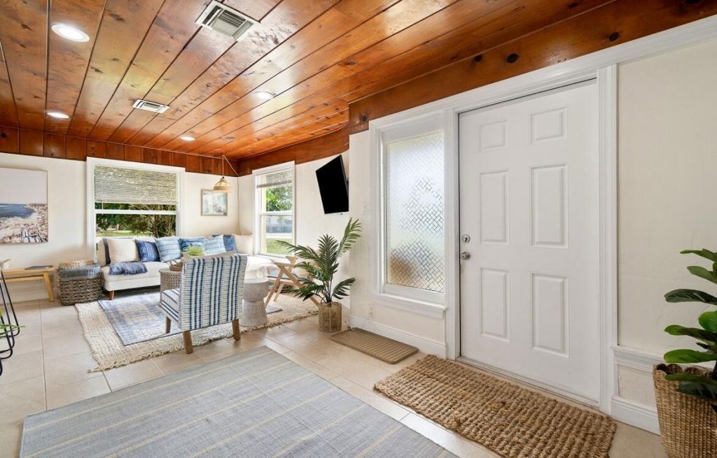 727 S Lake Drive, Lantana, FL 33462 Photo