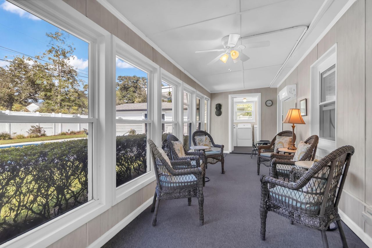 2078 Saint James Drive Photo 16