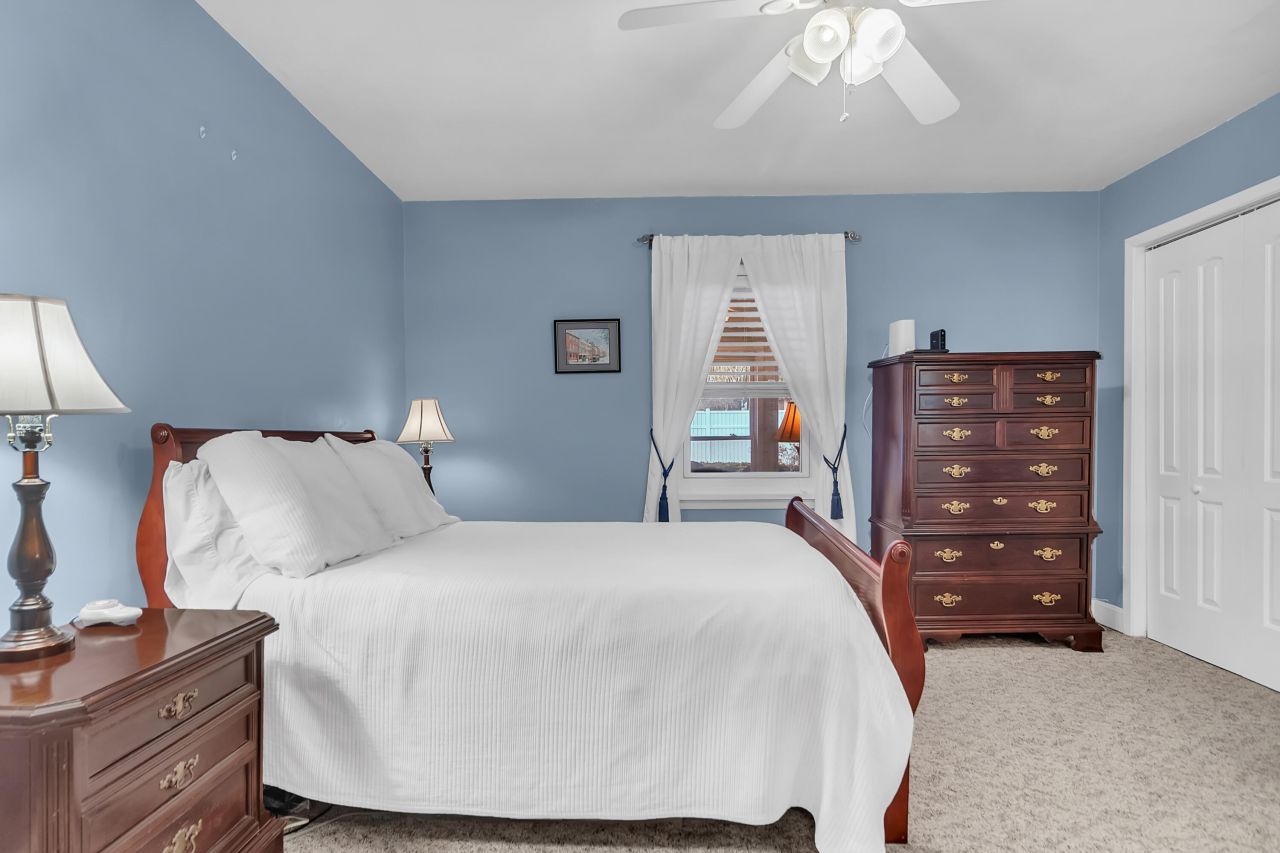 2078 Saint James Drive Photo 18