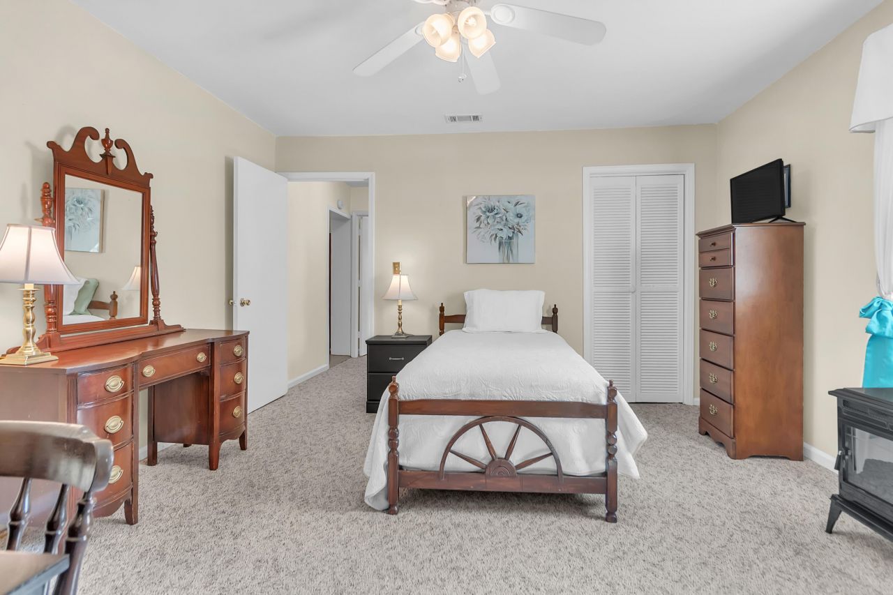 2078 Saint James Drive Photo 20