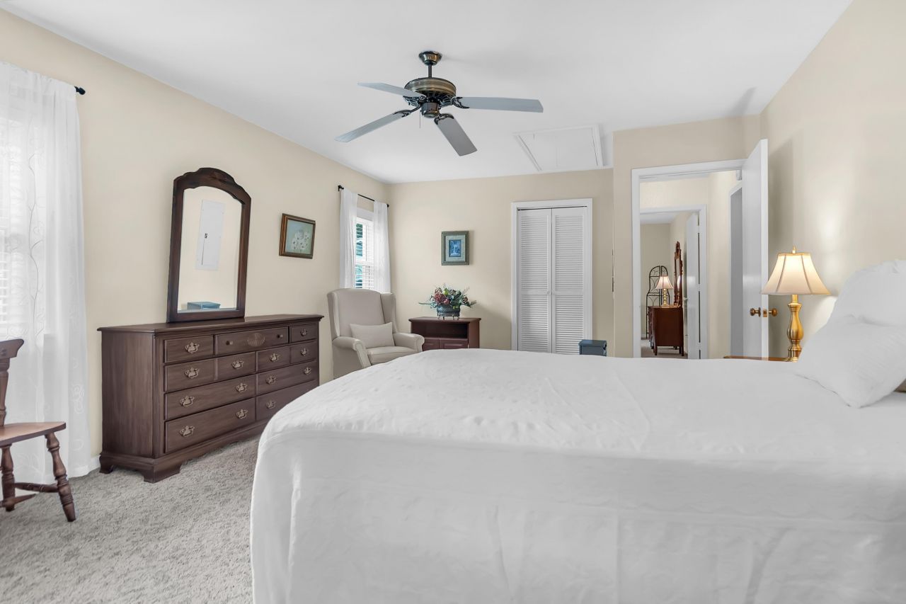 2078 Saint James Drive Photo 23