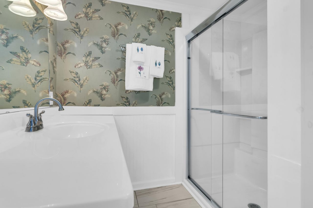 2078 Saint James Drive Photo 24