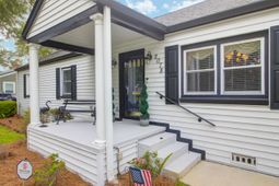 2078 Saint James Drive photo 4