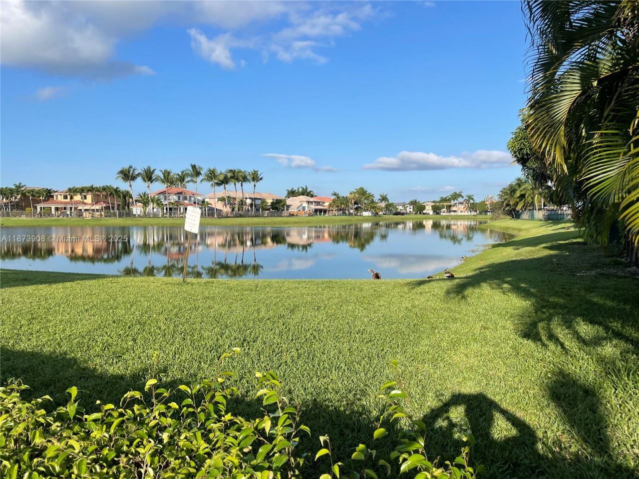 162 Court SW 70 St, Kendall, FL 33193 Photo