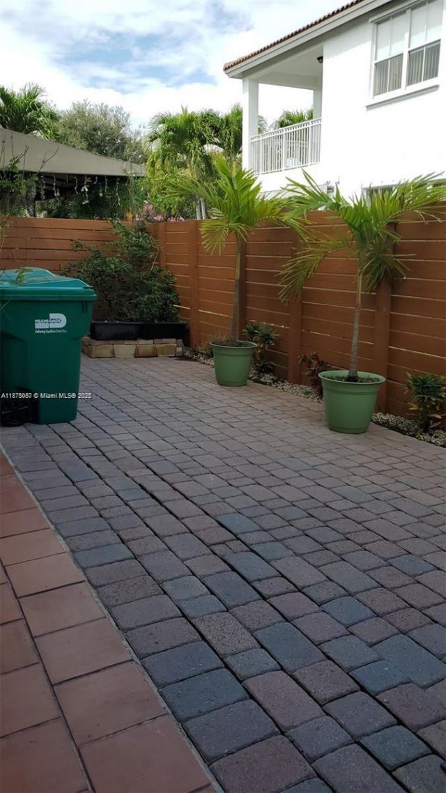 10865 NW 84th St, Doral, FL 33178 Photo