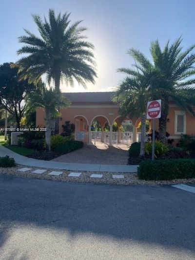 10865 NW 84th St, Doral, FL 33178 Photo