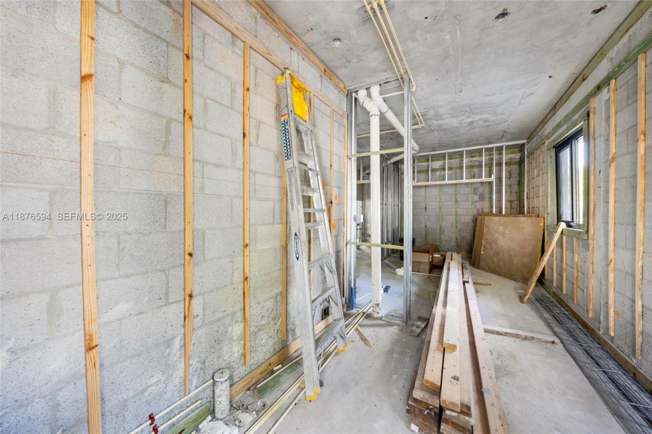 1254 SW 2nd St, Miami, FL 33135 Photo