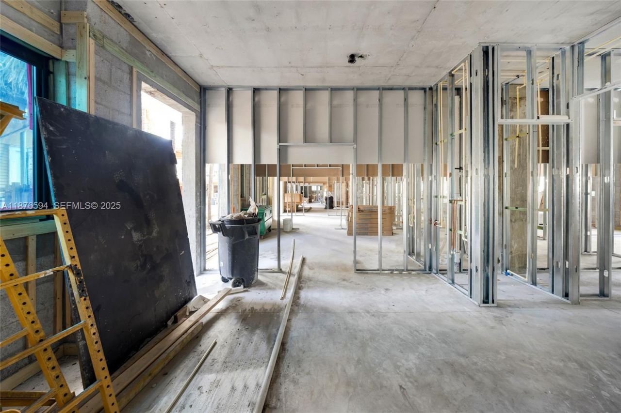 1254 SW 2nd St, Miami, FL 33135 Photo