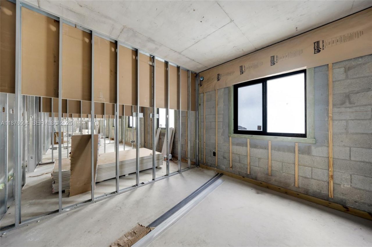 1254 SW 2nd St, Miami, FL 33135 Photo