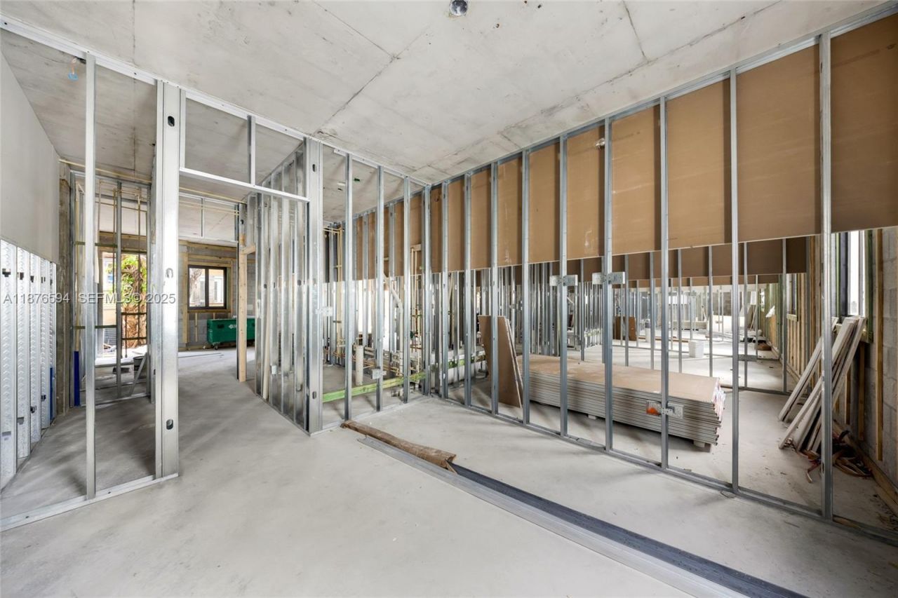 1254 SW 2nd St, Miami, FL 33135 Photo