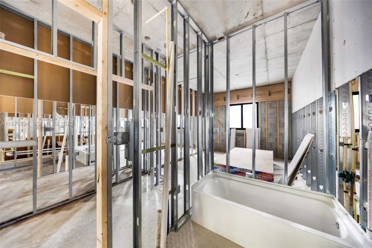 1254 SW 2nd St, Miami, FL 33135 Photo