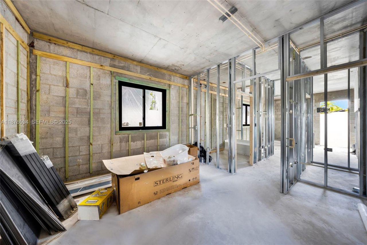 1254 SW 2nd St, Miami, FL 33135 Photo