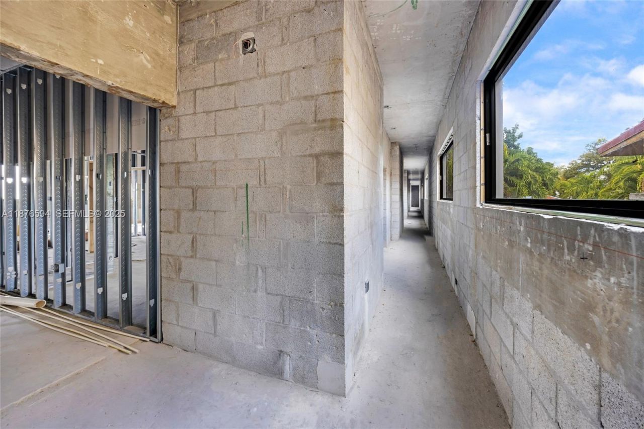 1254 SW 2nd St, Miami, FL 33135 Photo