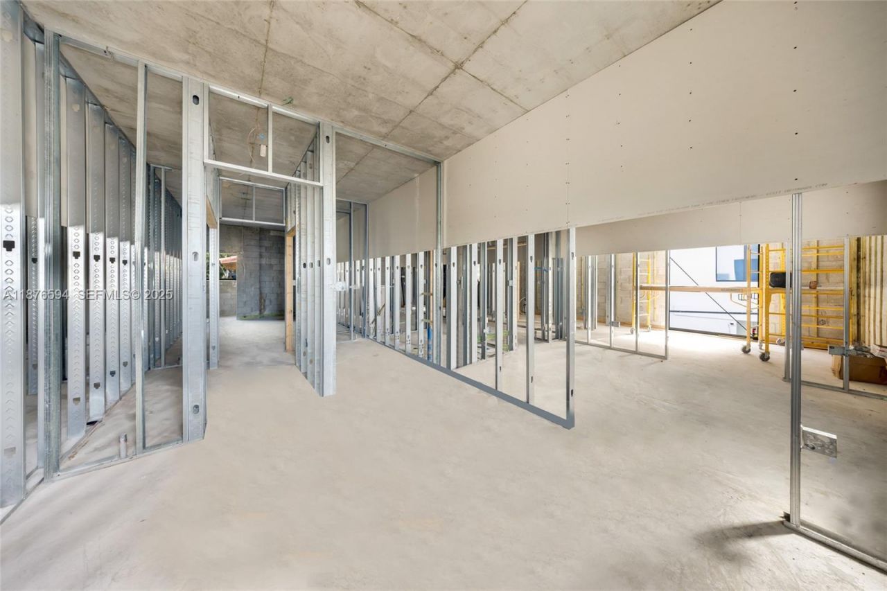 1254 SW 2nd St, Miami, FL 33135 Photo