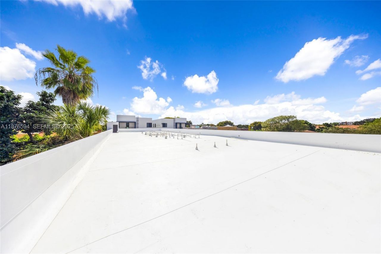 1254 SW 2nd St, Miami, FL 33135 Photo