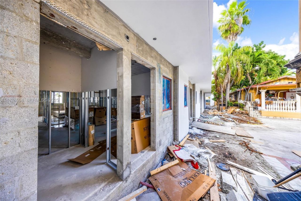 1254 SW 2nd St, Miami, FL 33135 Photo