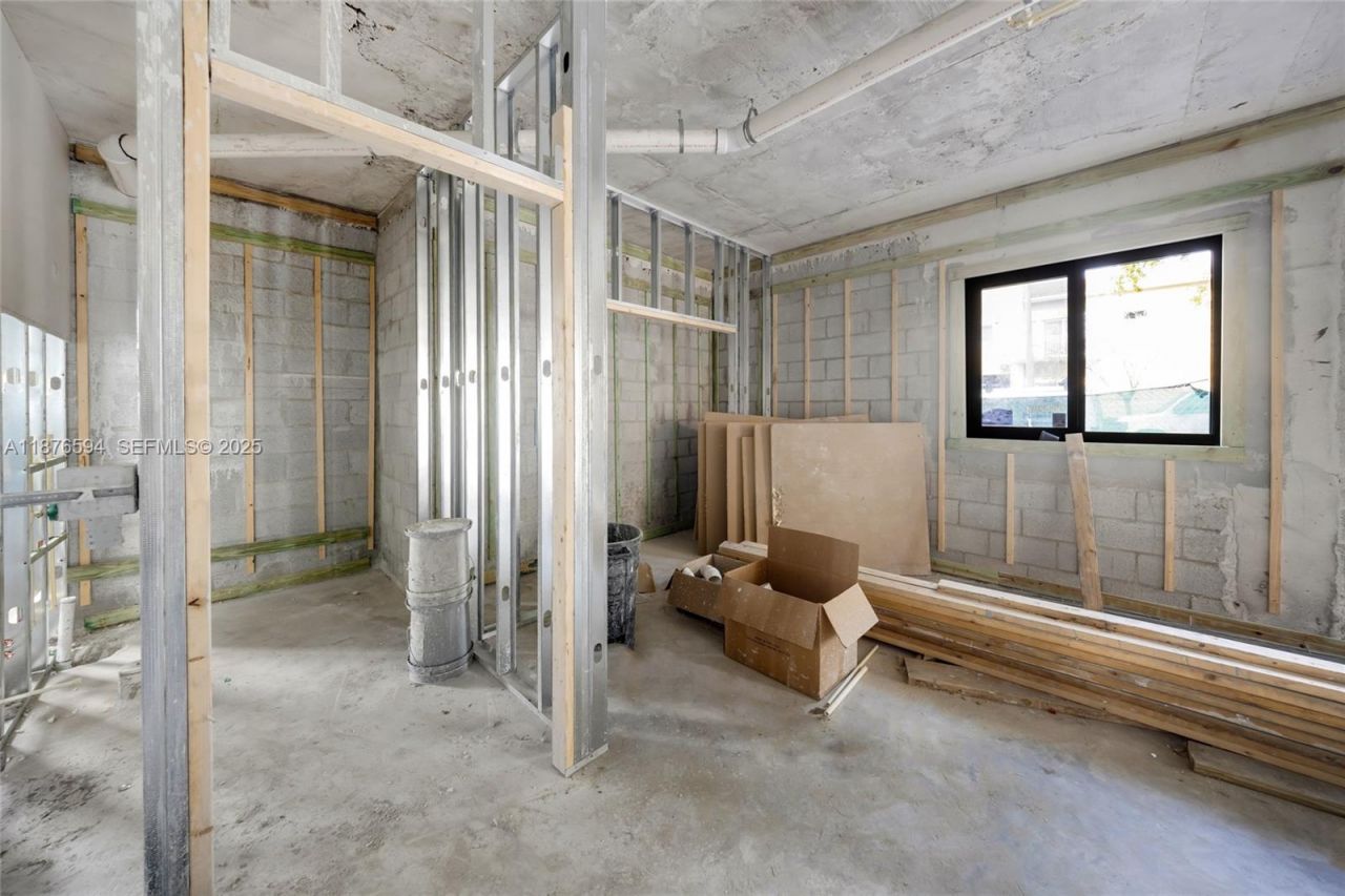 1254 SW 2nd St, Miami, FL 33135 Photo