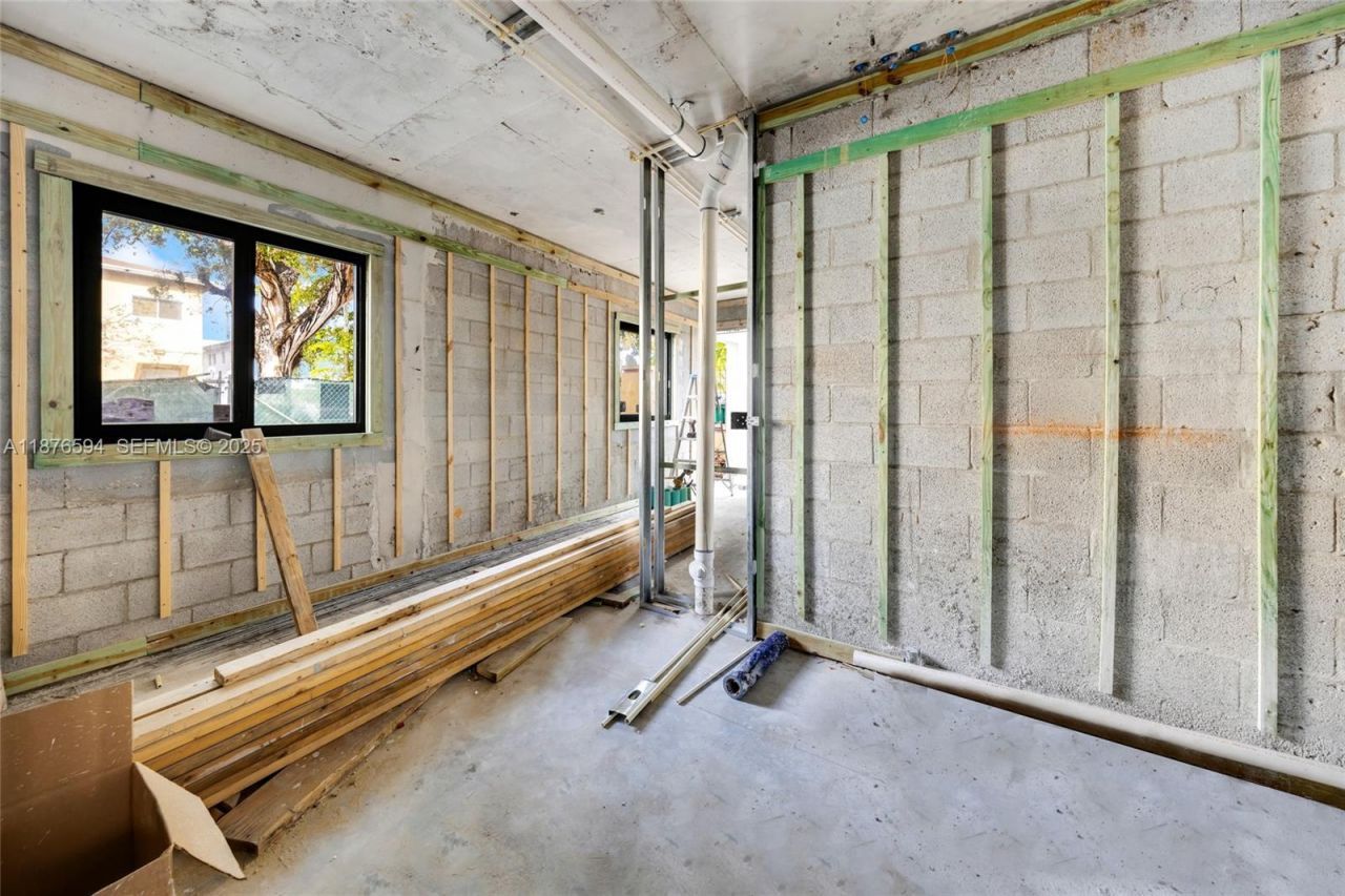 1254 SW 2nd St, Miami, FL 33135 Photo